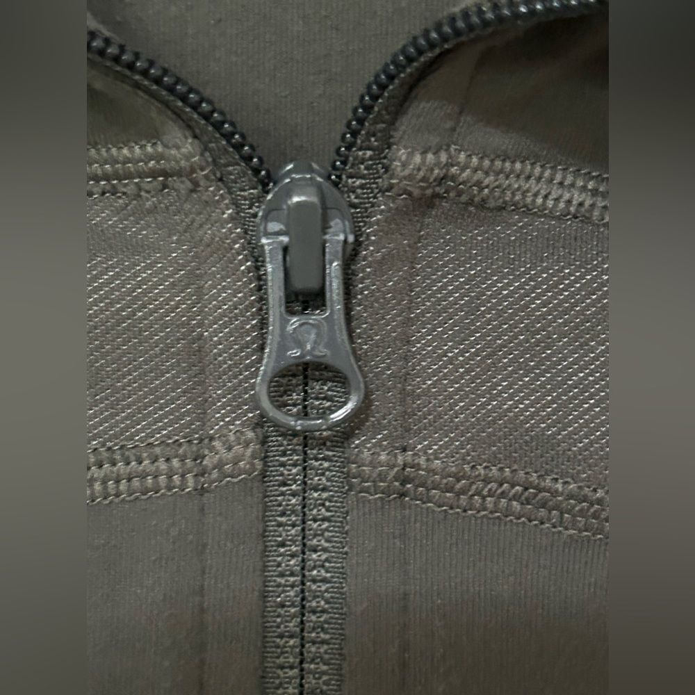 Lululemon Green Zipped Jacket - Picture 4 of 9